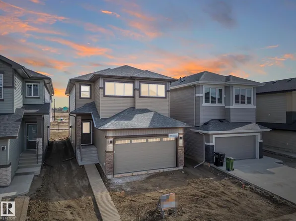 927 18th Ave NW, Edmonton, AB T6T 2N2