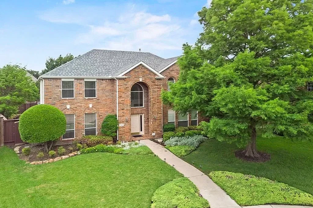 Property main image