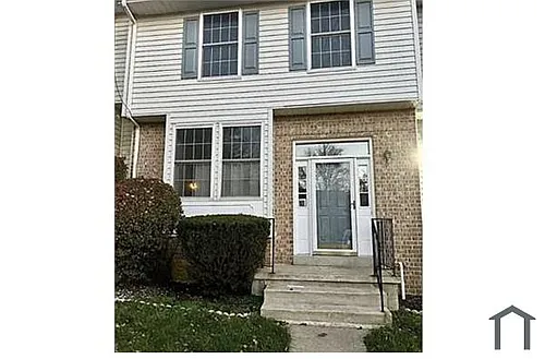 21 Samantha Ct Photo 1