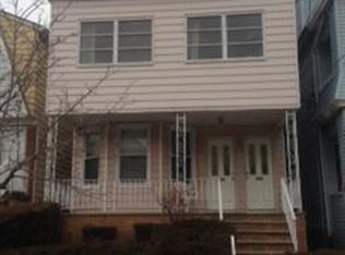 101 W 54th St, Bayonne, NJ 07002