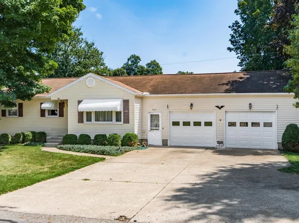 824 Crescent Dr, Heath, OH 43056