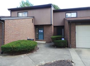 957 Morningstar Dr, Akron, OH