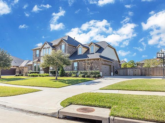 2nd image of 6310 E Lakeshore Lagoon Dr