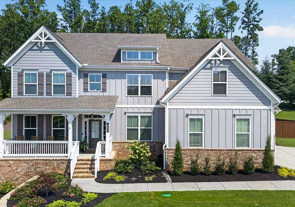 1st image of 400 Silver Brook Dr