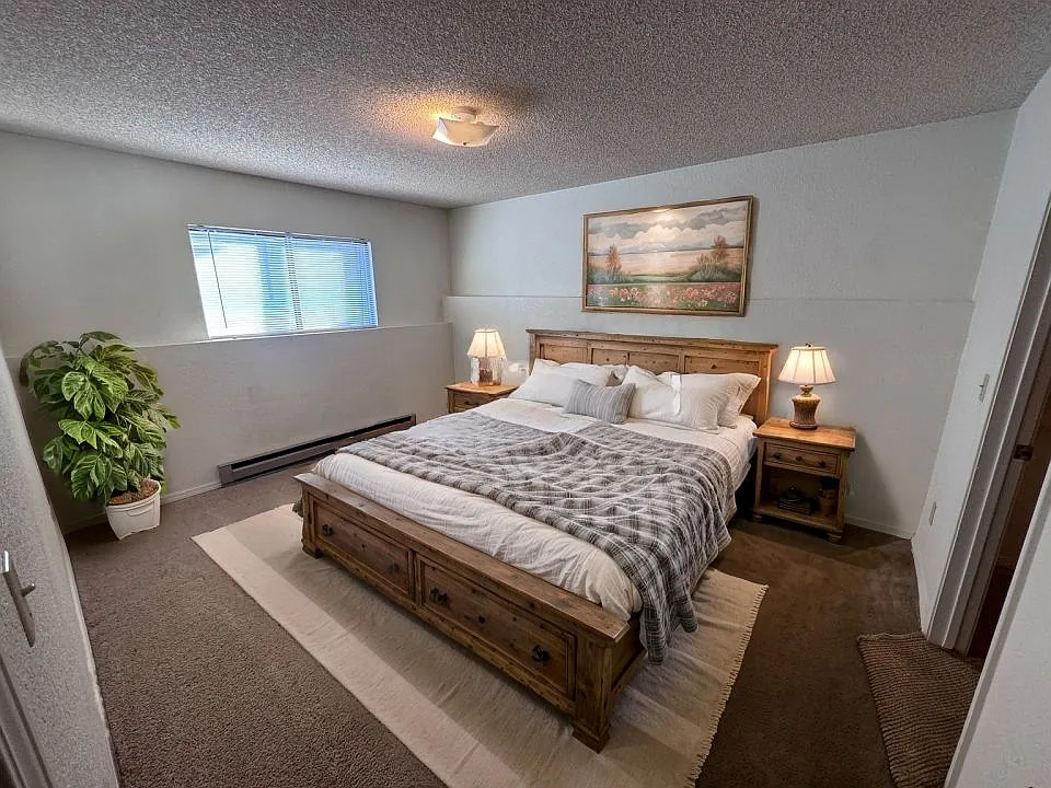 2 bed, 1.0 bath, 950 sqft, $1,025 — Photo 4