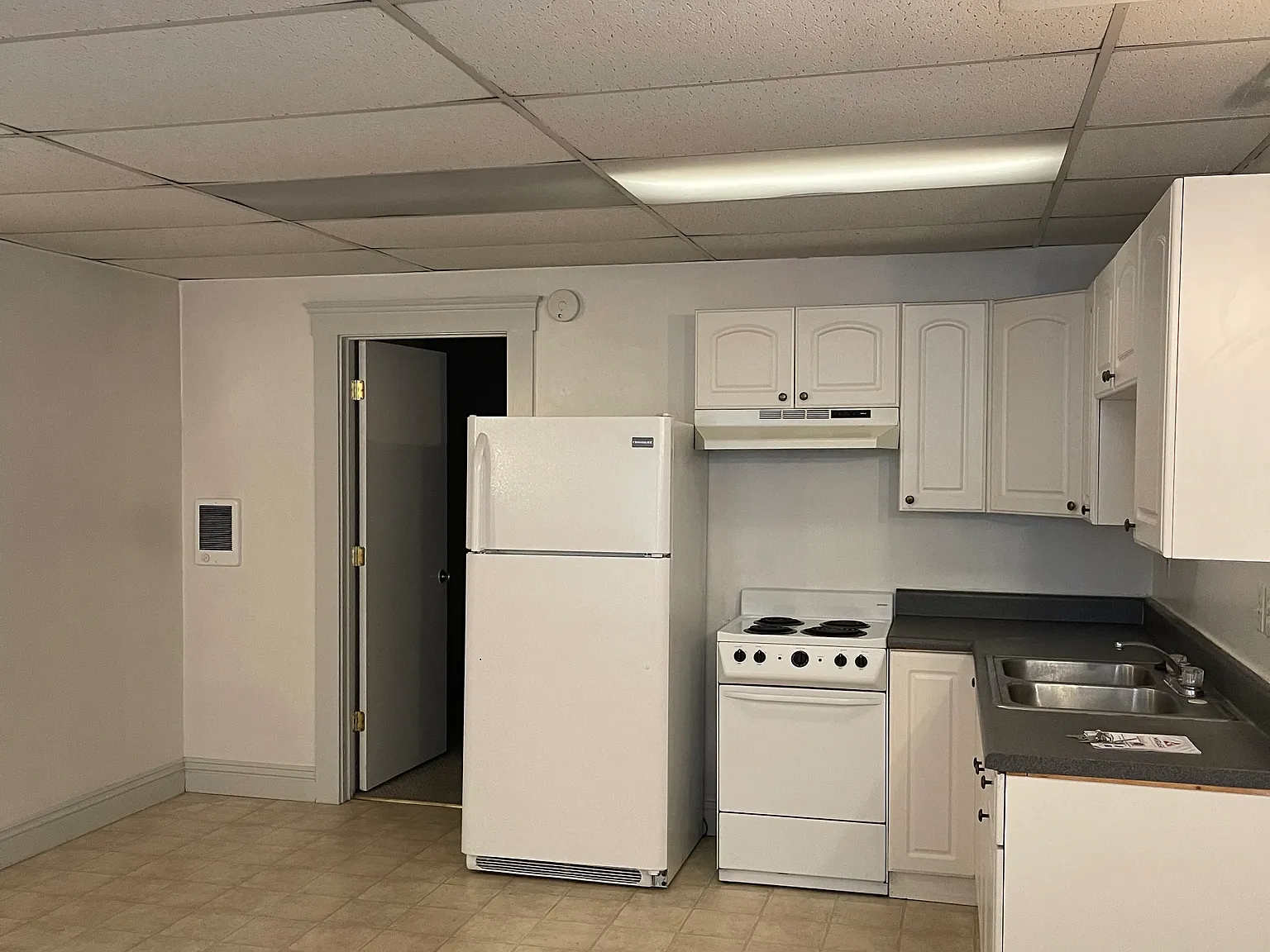 1 bed, 550 sqft, $1,795 — Photo 2
