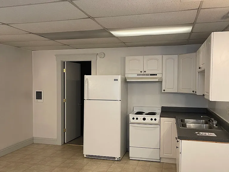 2150 B St — Photo 2