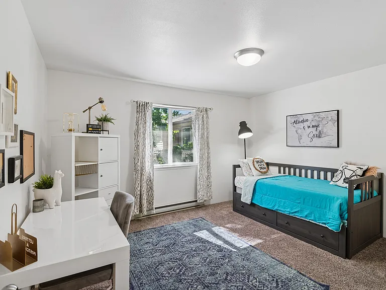 Brentwood Estates — Photo 34