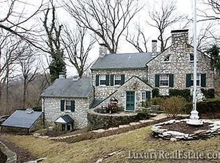 23 Castle Dr, Florissant, MO