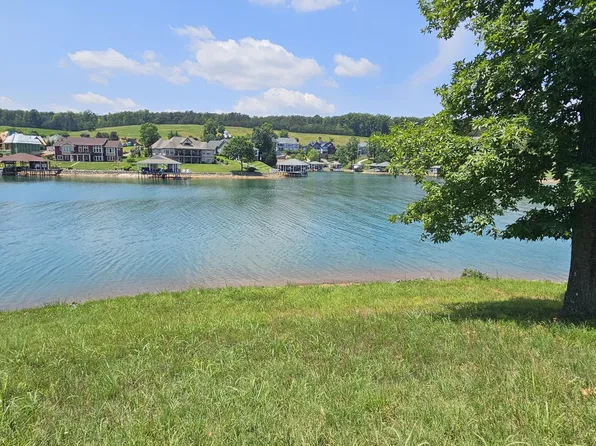 7 Compass Cove Cir, Moneta, VA 24121
