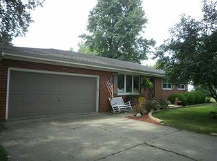 604 W Locust St, Chatham, IL 62629