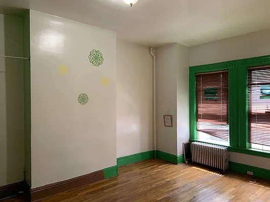 Sold by Remax IQ | media 8