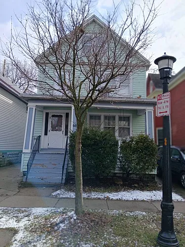 66 Vernon Pl Photo 1