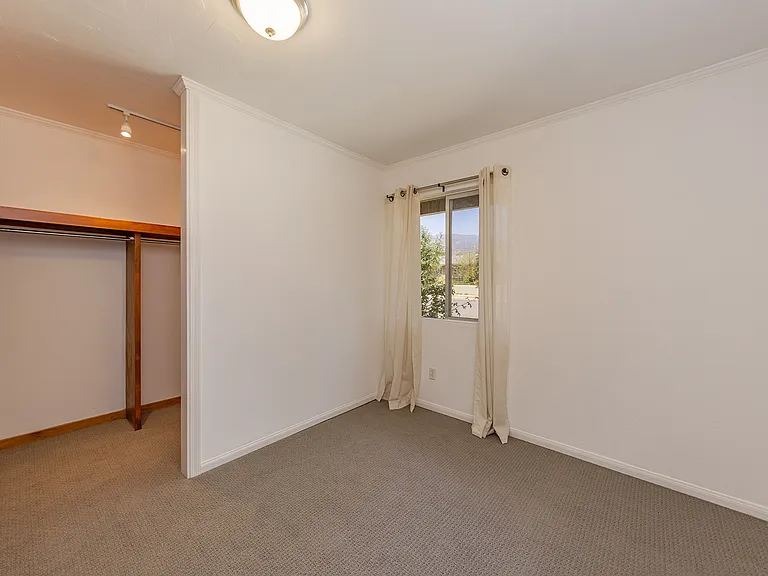 1005 Ayers Ave — Photo 7