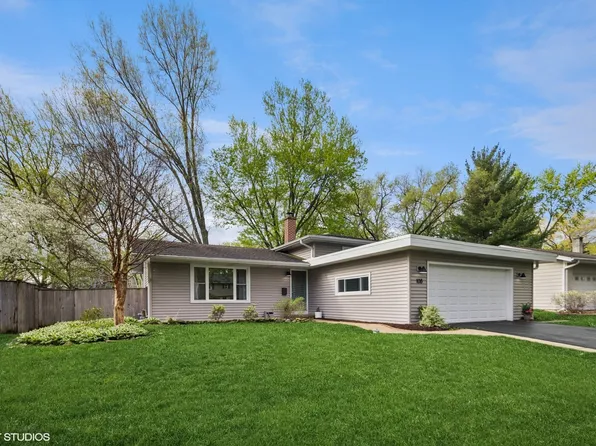 108 Sylvia Ln, Naperville, IL 60540