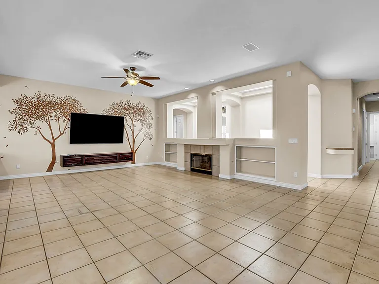 9101 Crystal Lake Ct — Photo 21