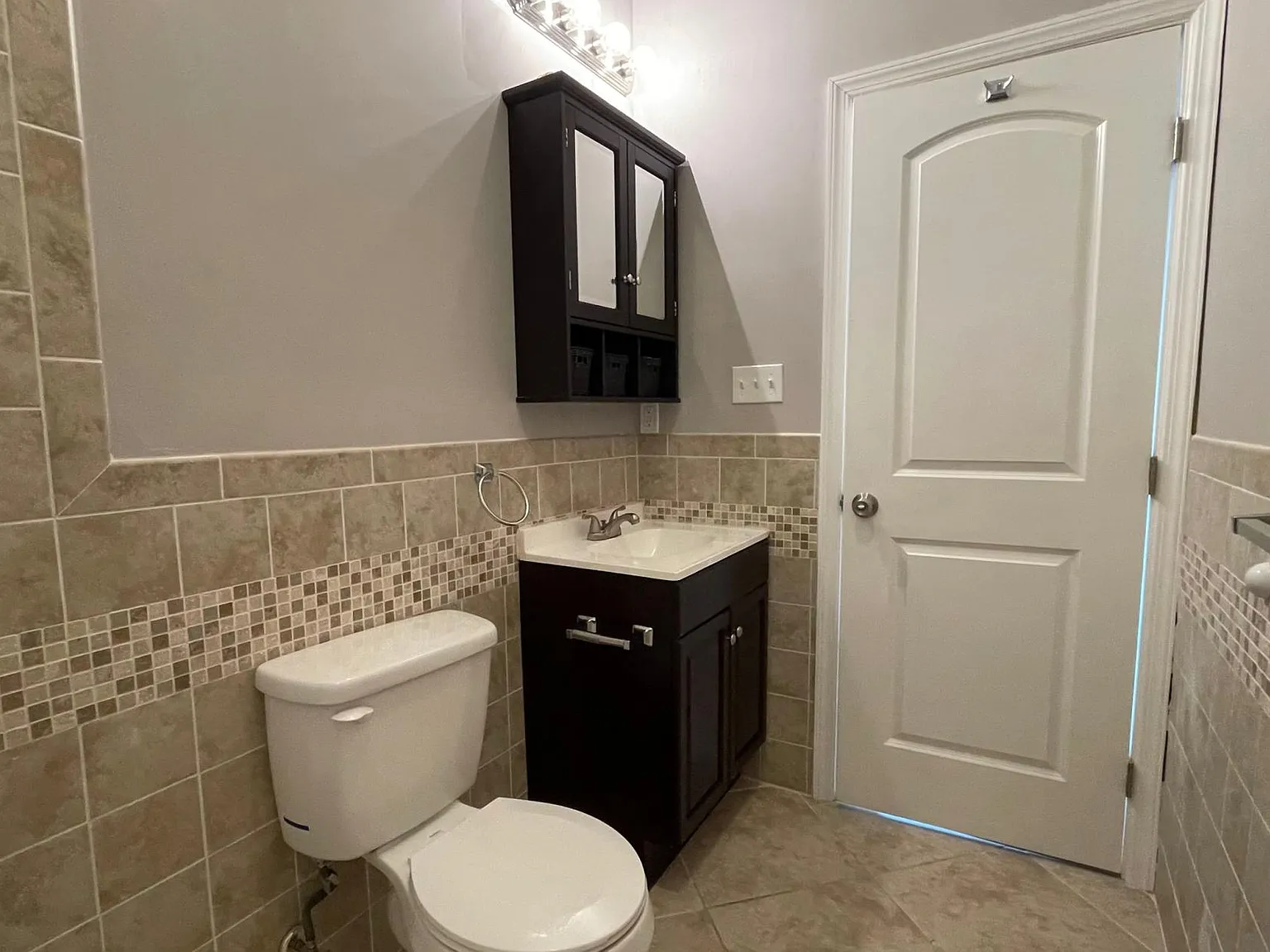 2 bed, 850 sqft, $1,699 — Photo 4
