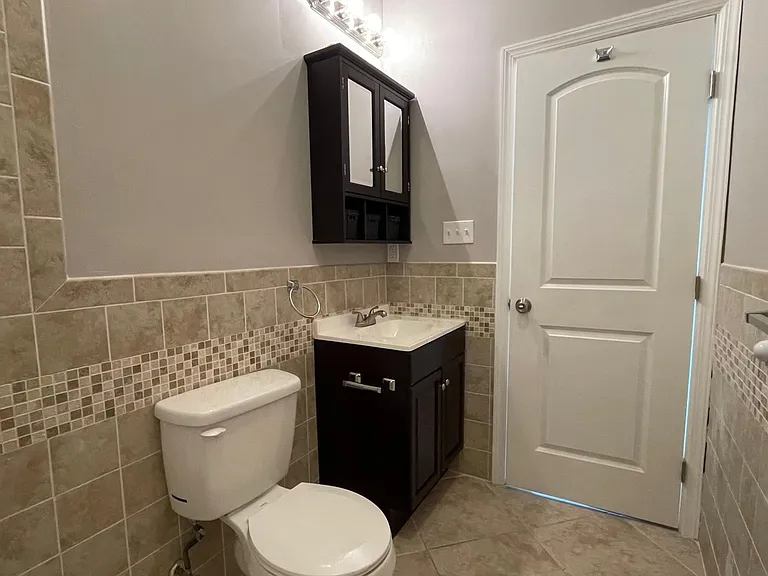 4111 Ludlow St #3R — Photo 4
