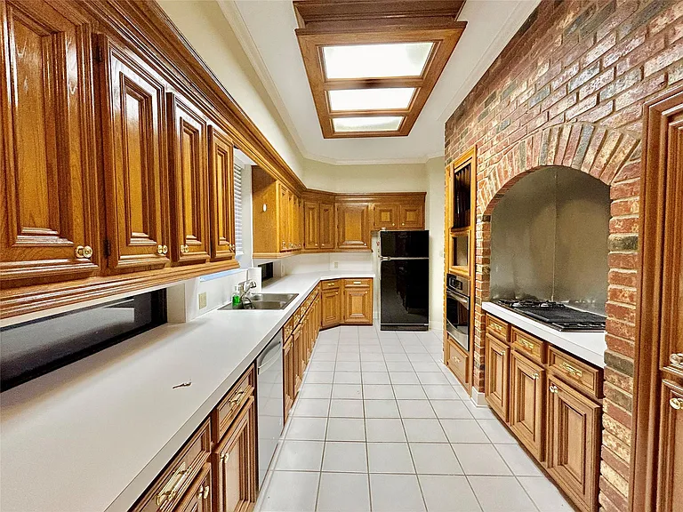 16306 Knightrider Dr — Photo 39