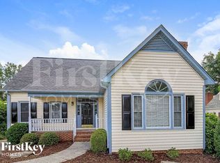 2028 Clayburne Dr, Winston Salem, NC 27103