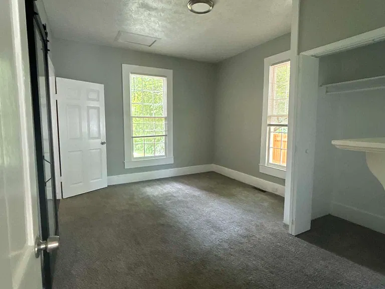 920 Lamore St — Photo 15