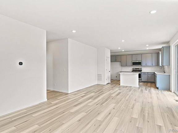 5th image of 13332 E 110th Way