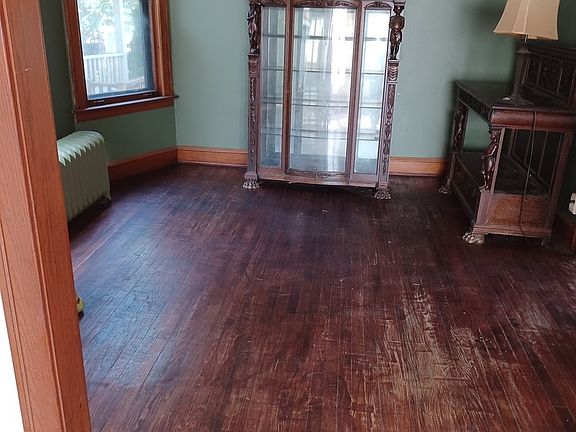 3rd image of 740 N Humphrey Ave
