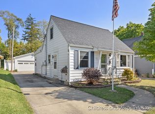 2312 Riverside Dr NE, Grand Rapids, MI 49505