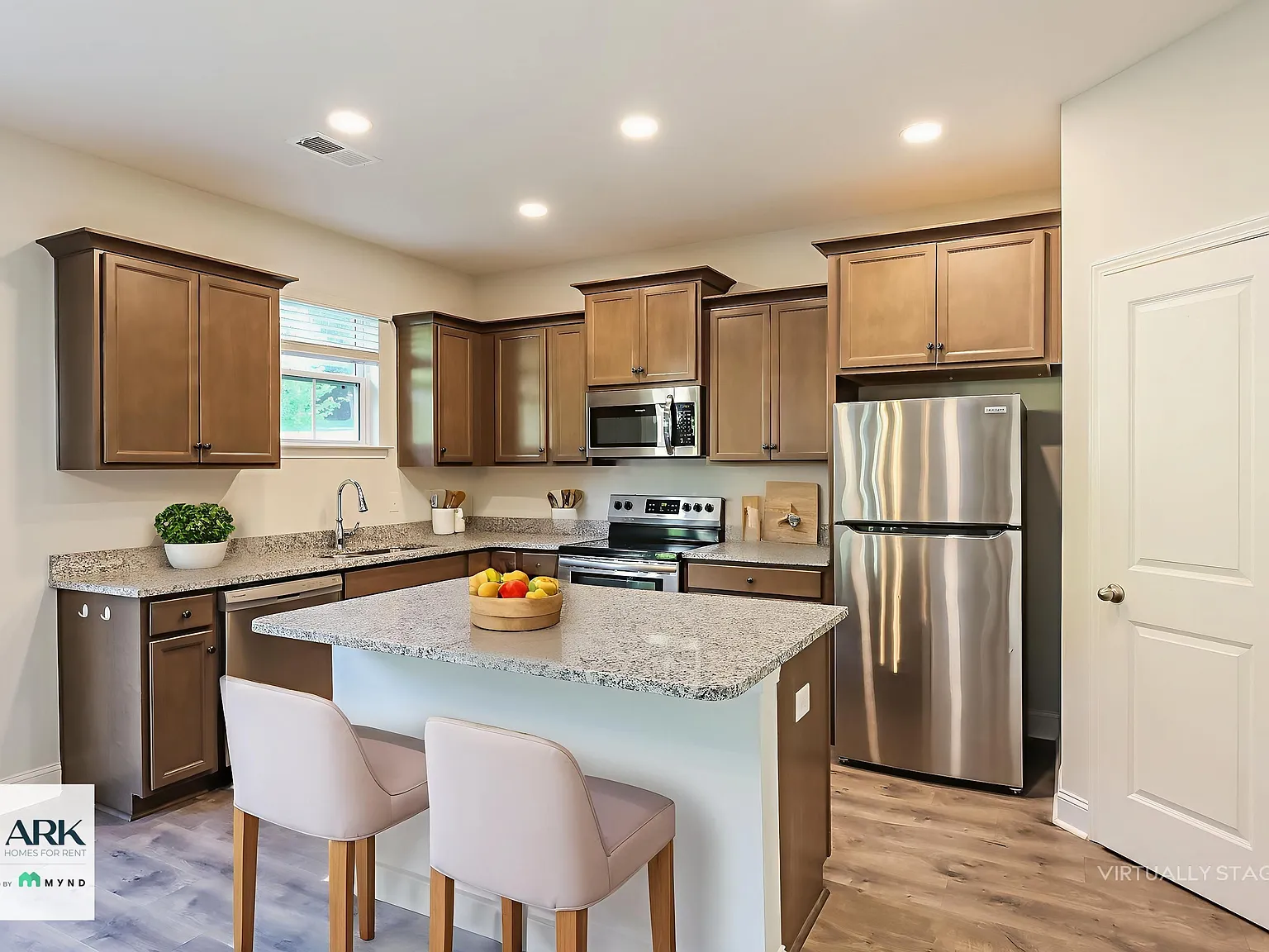 4 bed, 2.5 bath, 1686 sqft, $1,955 — Photo 4