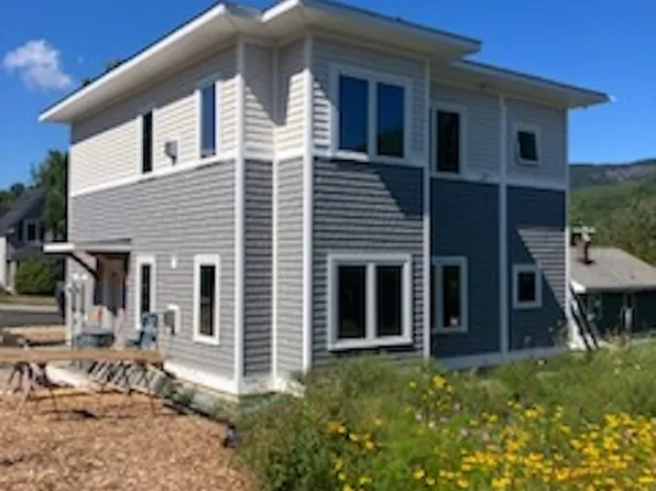 4 Thomas St #4A, Camden, ME 04843