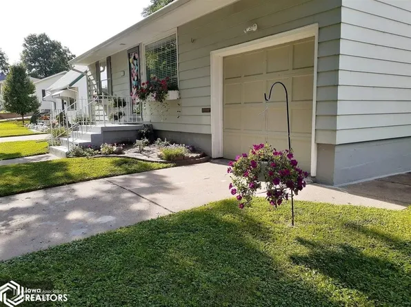3011 Avenue J, Fort Madison, IA 52627