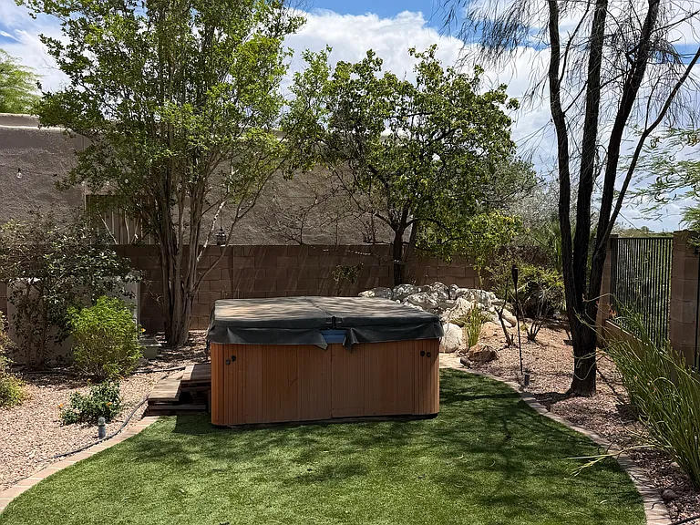 114 E Calle Zavala — Photo 35