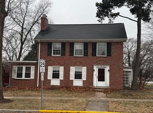 3 S Calumet Ave, Aurora, IL 60506