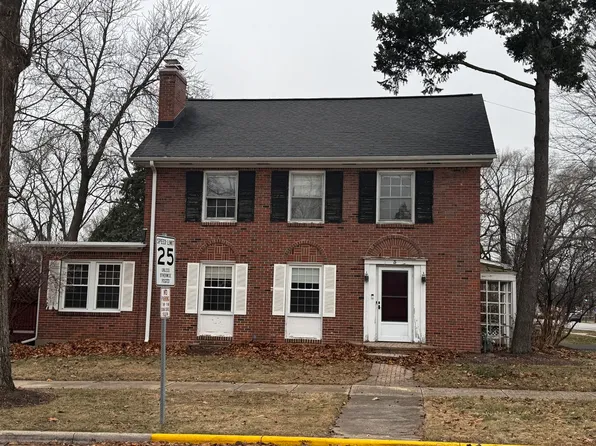 3 S Calumet Ave, Aurora, IL 60506