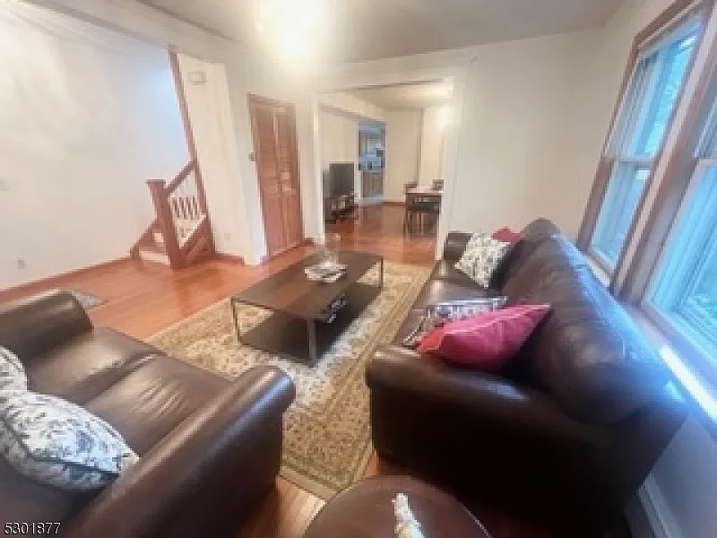 4 bed, 2.5 bath, $4,200 — Photo 4