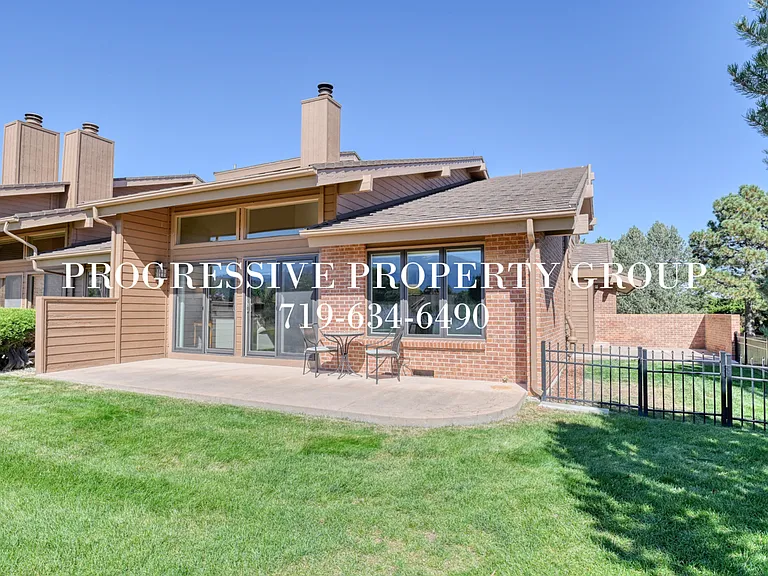 1120 Hill Cir — Photo 17