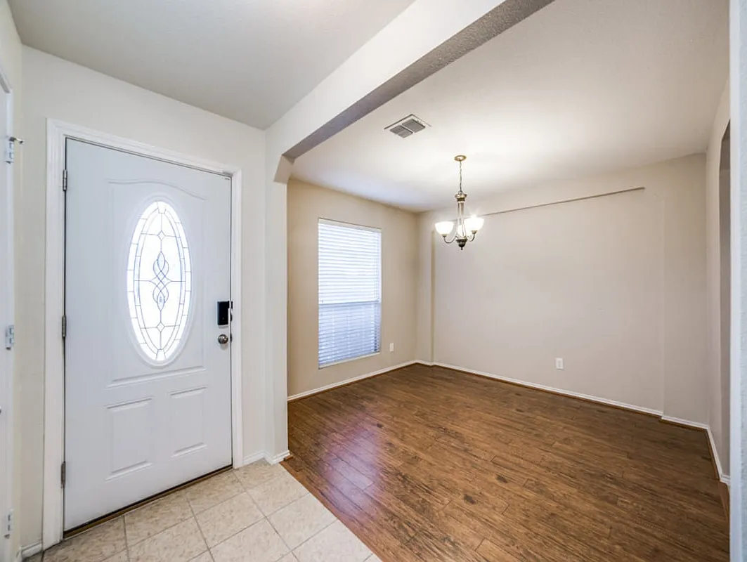 216 Weeping Willow Cibolo TX 78108 — Photo 4