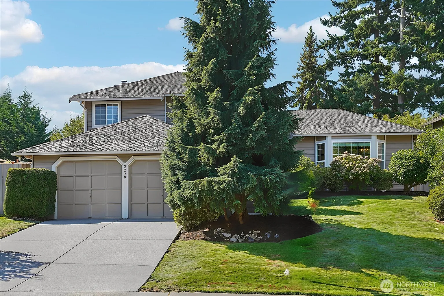 2229 Ilwaco Avenue NE photo 1