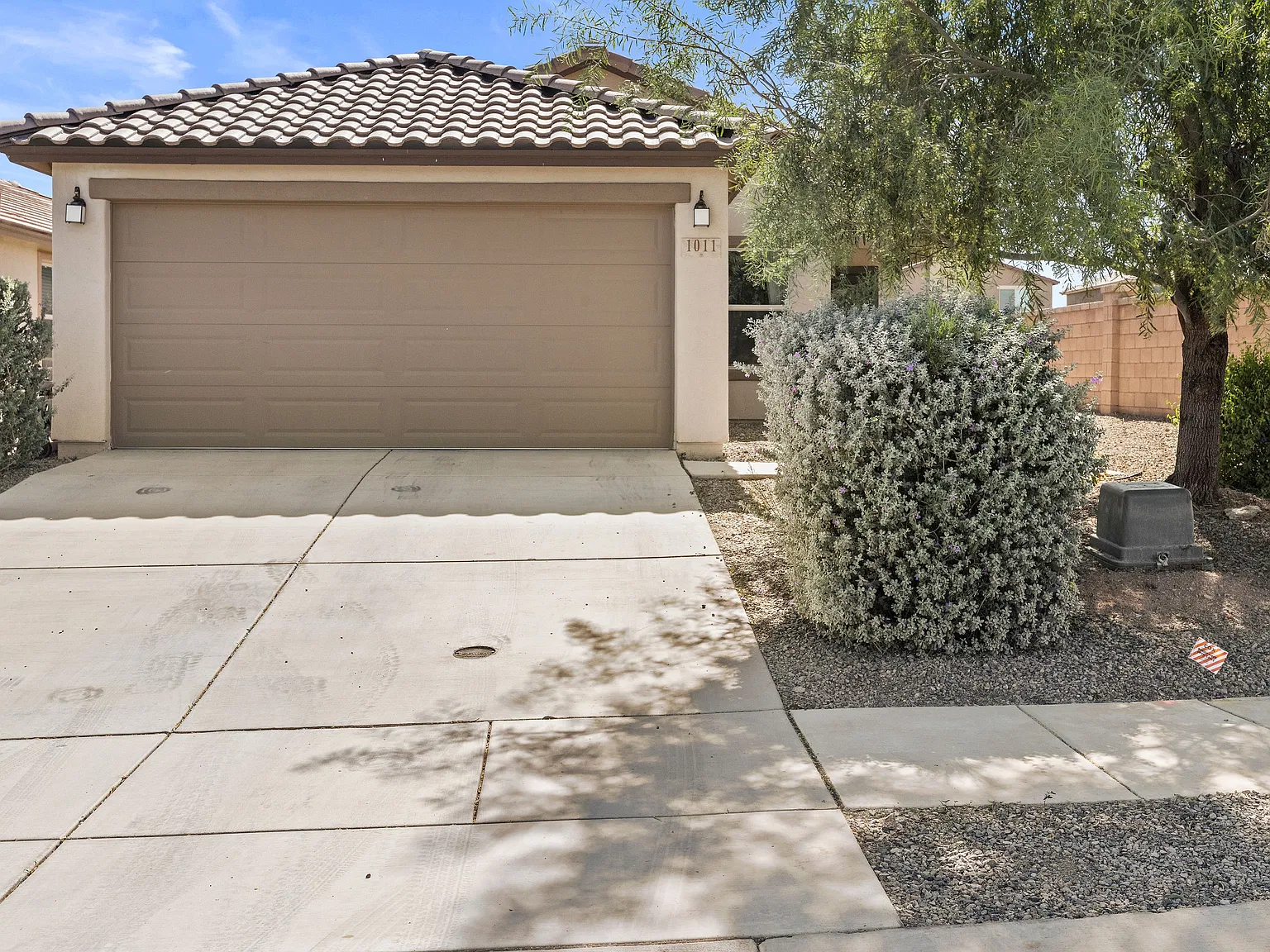 1011 W. Calle Calca - 1 — Photo 1