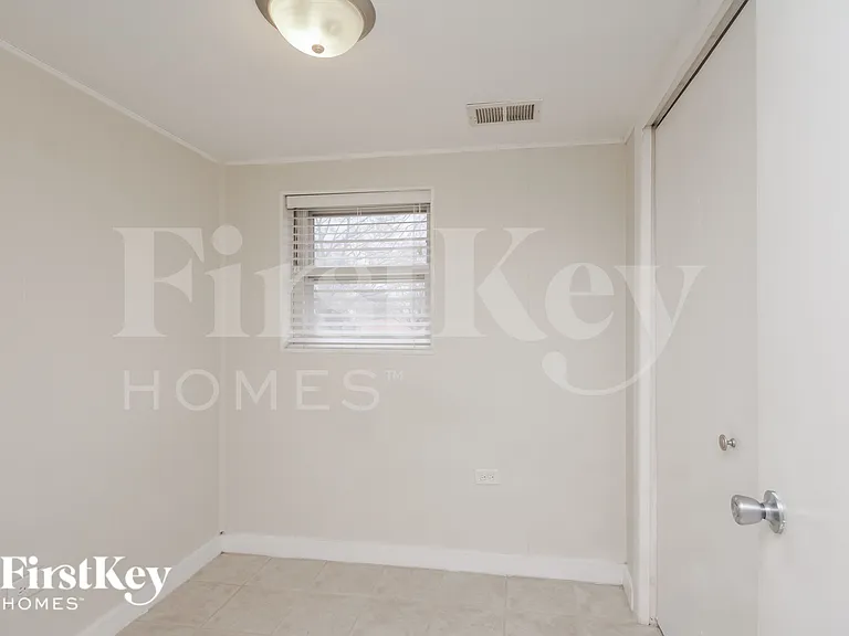 5724 Edward Dr — Photo 10