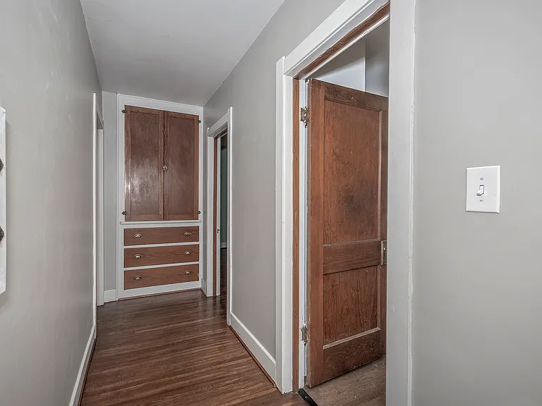 3177 Goddard Rd — Photo 9