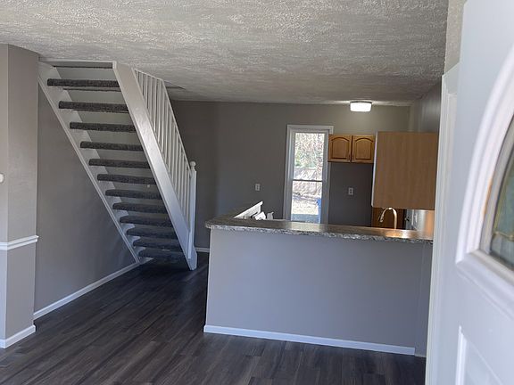 5th image of 312 N Davison St #B