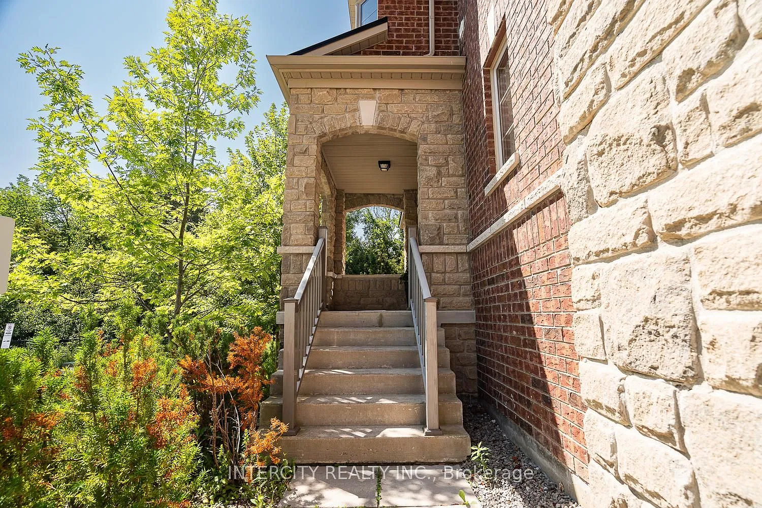 5 bed, $4,000 — Photo 2