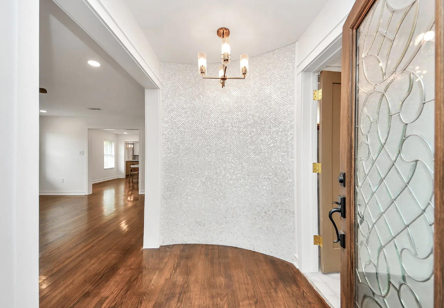 4 bed, 4.5 bath, 2056 sqft, $3,600 — Photo 3
