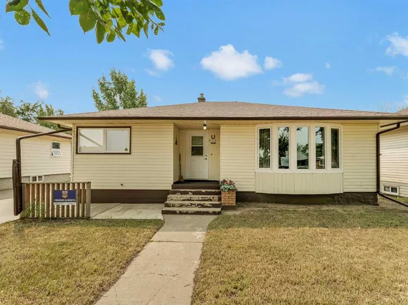 317 N 3rd Ave E, Bow Island, AB T0K 0G0