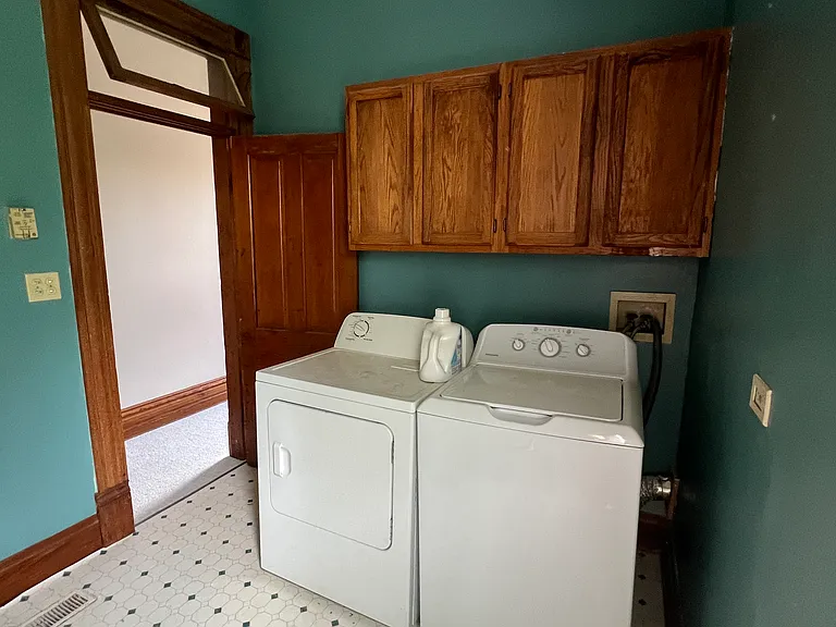 183 S 19th St #1 — Photo 35