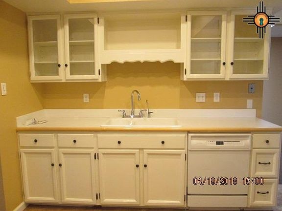 3rd image of 1912 Villa Dr