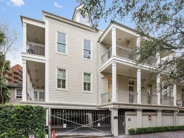 7000 Magazine St APT 3, New Orleans, LA 70118
