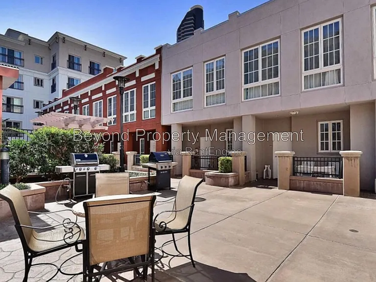 450 J St #7171 — Photo 15