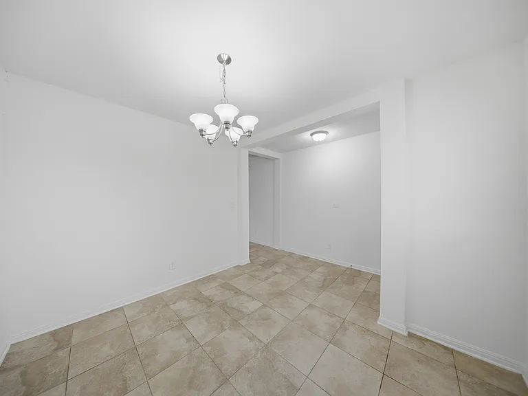 8707 Straight Oaks — Photo 4